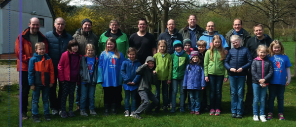 Im Jubiläumsjahr gibt es das neue Vater-Kind T-Shirt.
Vater-Kind-Wochenenden in Haus Heliand.
Vater-Teen-Wochenenden auf der Burg Rieneck. 
Engagierte Väter leiten und gestalten diese besonderen Wochenenden. 
Jedes Jahr neu - gemeinsame Zeiten in Haus Heliand. 