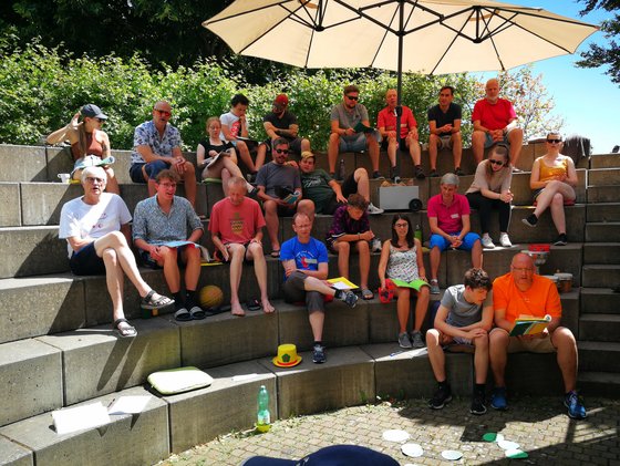 Gemeinsam ein tolles Team: Vater und Sohn
Grillen und Vater-Kind-We, ... dass gehört zusammen
Früher Kinder, jetzt engagierte Mitarbeiterinnen im EJW: Jennifer und Nina, im der Mitte: Lukas und Hardy
der Lagerfeuerabend
Lagerfeuerromantik 
30 Jahre Vater-Kind-We - Wofür sind wir dankbar ?
Betende Väter
Zeit für gute Gespräche 
Pottwal, Trockeneis, Seifenkisten bauen, Bogenschießen, Schnuckelbude
Ein Mitmach-Gottesdienst - jede und jeder hat sich eingebracht
